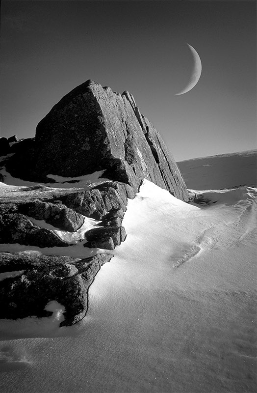 524x800_Moon-Monolith-800-SS