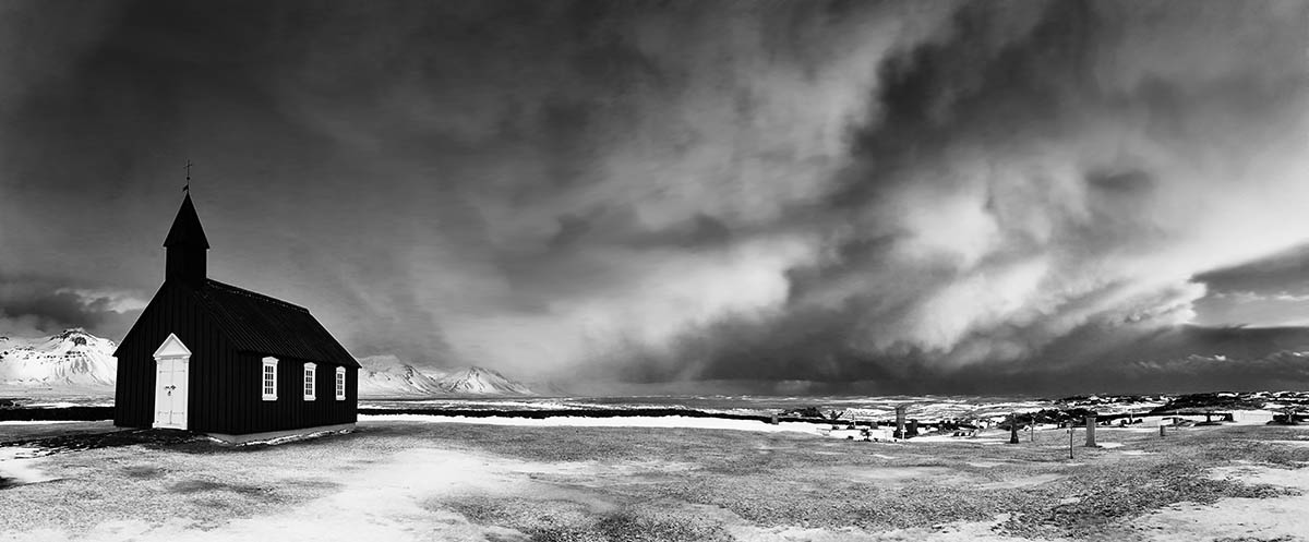 "Gathering storm" at buðir